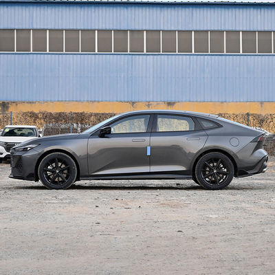 Changan UNI-V IDD Plug In Hybrid Sedans 5 lugares quilometragem 1100KM