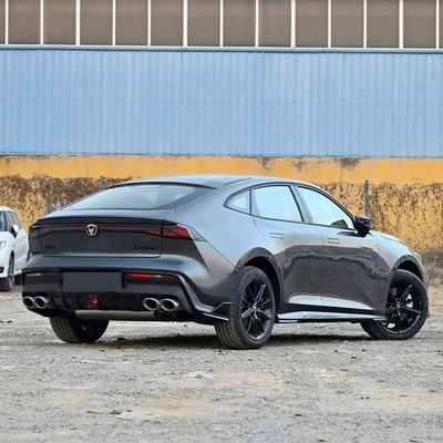 Changan UNI-V IDD Plug In Hybrid Sedans 5 lugares quilometragem 1100KM