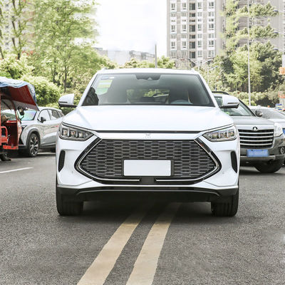 Bancos de Couro e Sistema de Freios ABS em Carro Elétrico de Última Geração