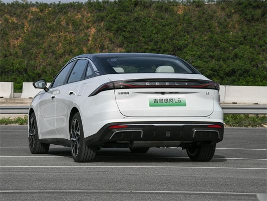 Geely Galaxy L6 Chinese Electric Sedan Plug In Hybrid Sedans 1370KM L2 Direção assistida