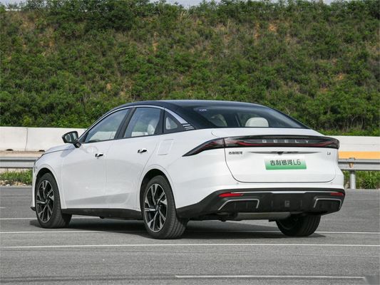 Geely Galaxy L6 Chinese Electric Sedan Plug In Hybrid Sedans 1370KM L2 Direção assistida