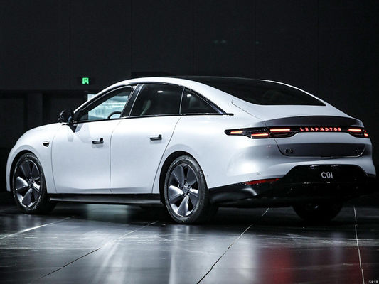 Leapmotor C01 Chinese Electric Sedan 525KM-717KM Com Portas Sem Quadro