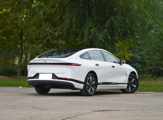 Chang'an A07 Sedan EV e Reev Duas combinações de duração da bateria 515 km (EV) e 1200 km (1.5T motor Reev)