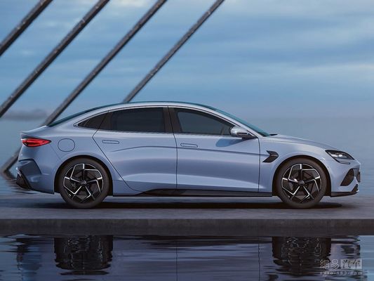 BYD 2025 Seal, um sedã elétrico puro com uma autonomia de até 650 km, um novo sistema de condução inteligente e a melhor relação custo/benefício de um sedã elétrico de médio porte.