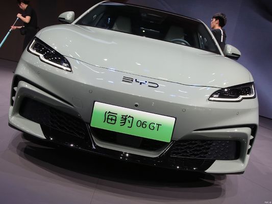 25 BYD Seal06GT, com uma autonomia de 505KM-605KM, com tração nas quatro rodas e tração nas duas rodas com dois sistemas.