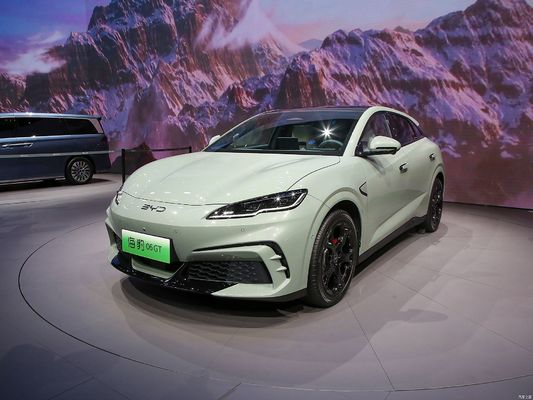 25 BYD Seal06GT, com uma autonomia de 505KM-605KM, com tração nas quatro rodas e tração nas duas rodas com dois sistemas.